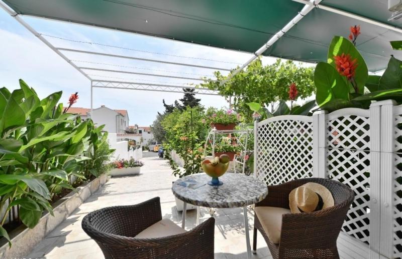 Studio Apartments 4 Two Бол Екстериор снимка