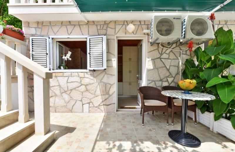 Studio Apartments 4 Two Бол Екстериор снимка